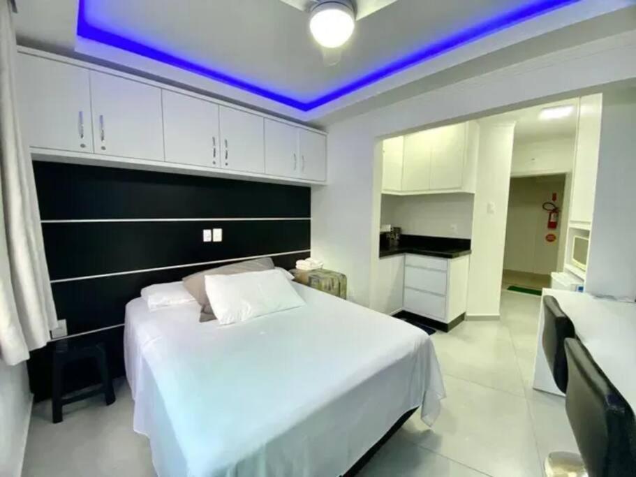 Kitnet Em Predio Com Vista Mar Apartment